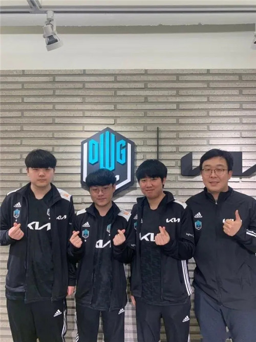 星伊萨克则 星伊萨克则